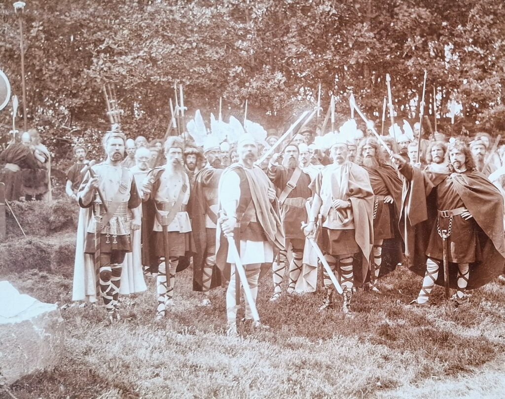 Eind mei kun je in de Balloërkuil genieten van een unieke openluchtvoorstelling. Maar wat is het eigenlijk?